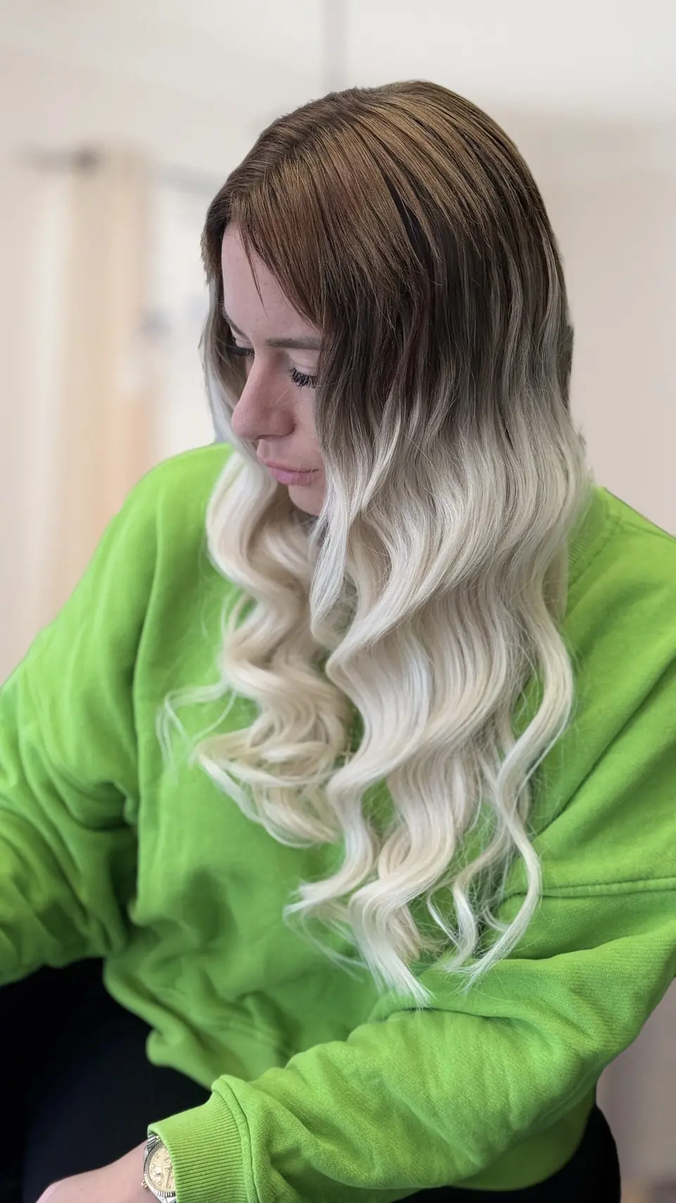 Ombré z hnedej do platinovej, vlny