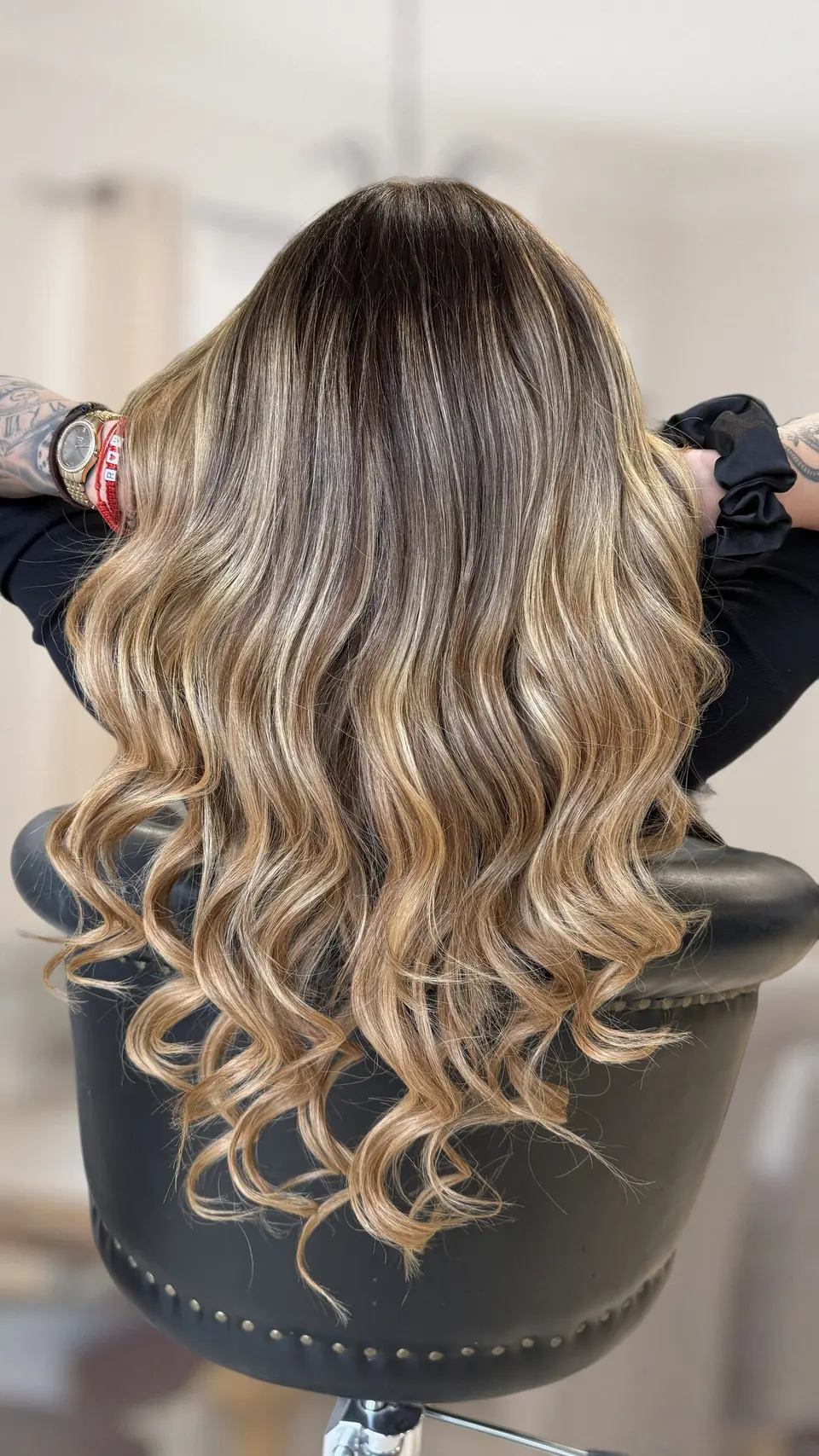 Karamelový balayage s vlnami